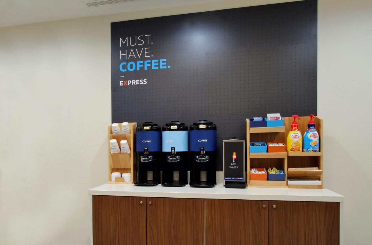 Holiday Inn Express Hotel & Suites Pampa By Ihg Buitenkant foto