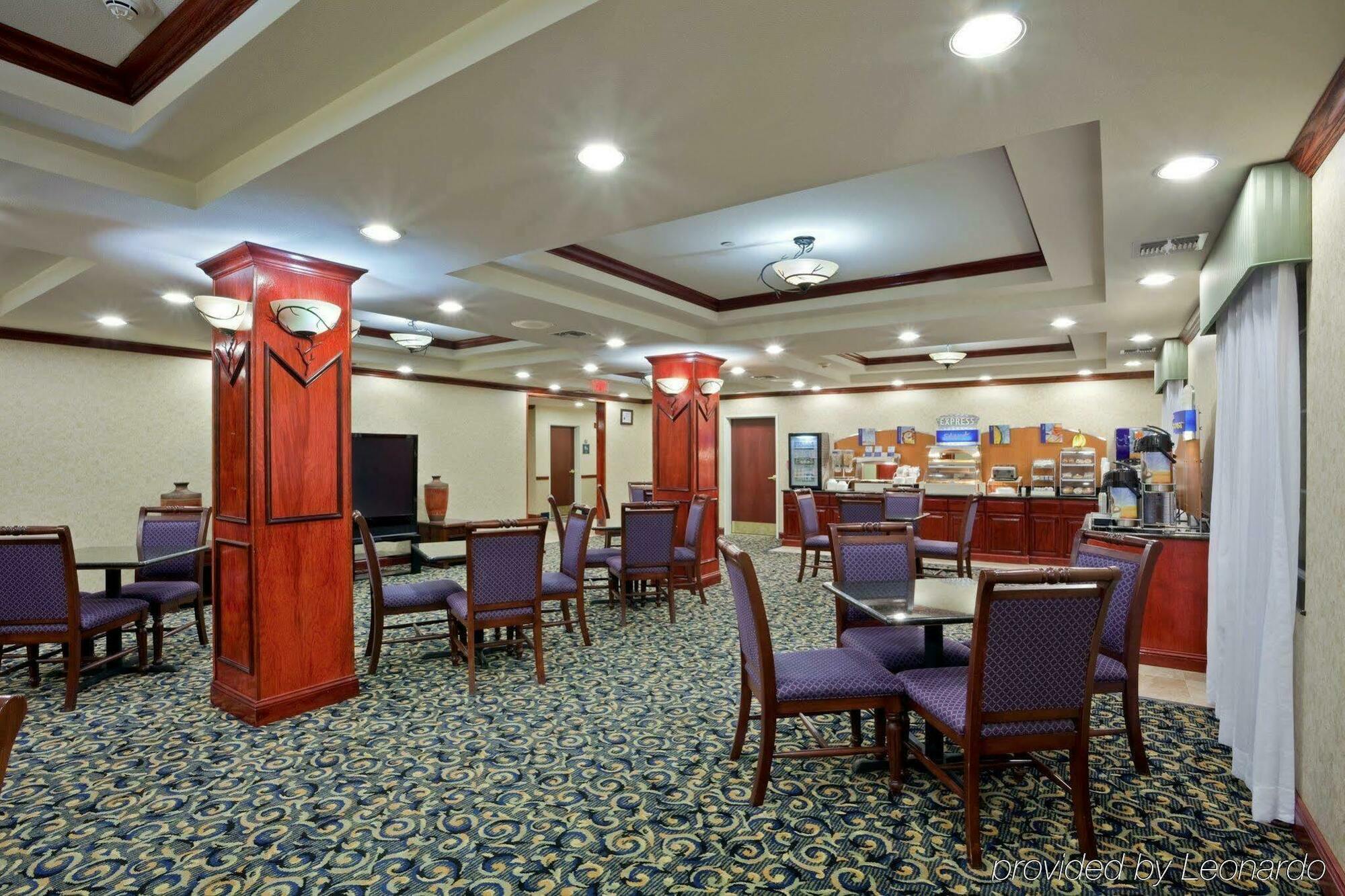 Holiday Inn Express Hotel & Suites Pampa By Ihg Buitenkant foto