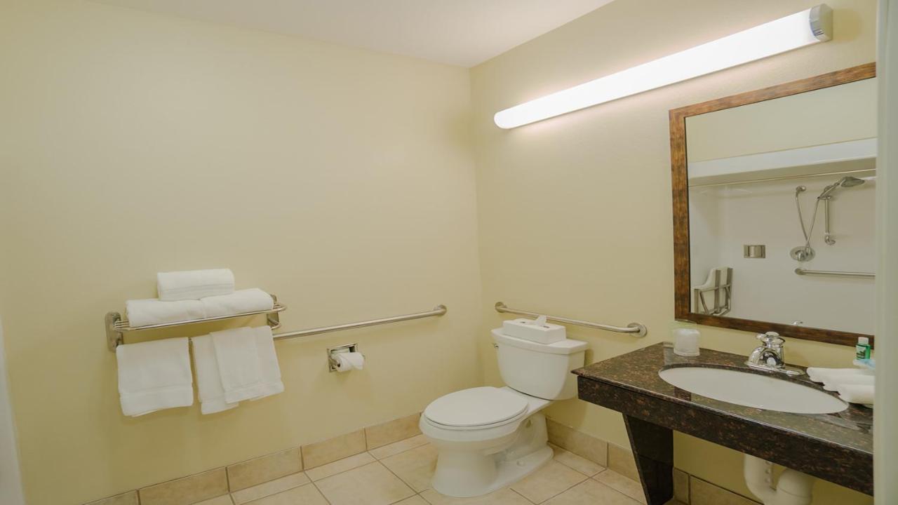 Holiday Inn Express Hotel & Suites Pampa By Ihg Buitenkant foto