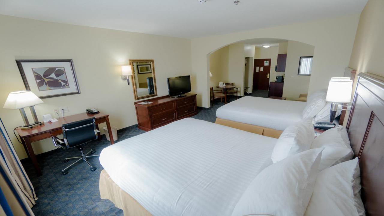 Holiday Inn Express Hotel & Suites Pampa By Ihg Buitenkant foto