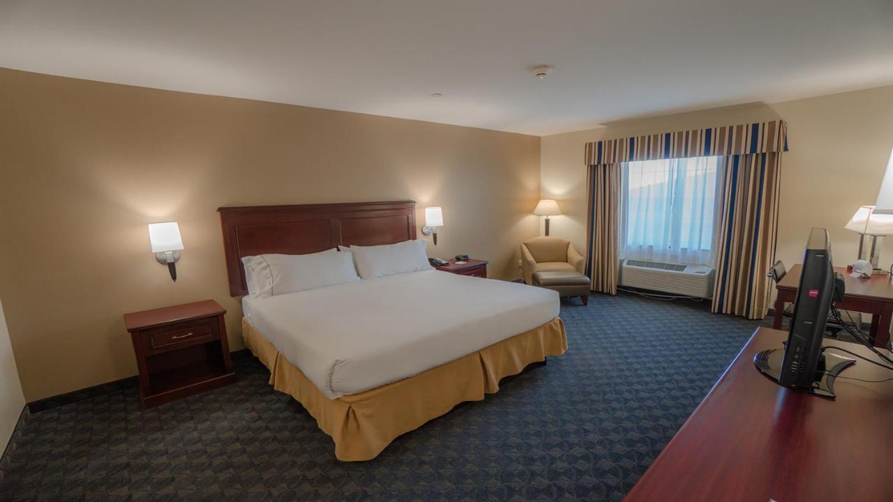 Holiday Inn Express Hotel & Suites Pampa By Ihg Buitenkant foto