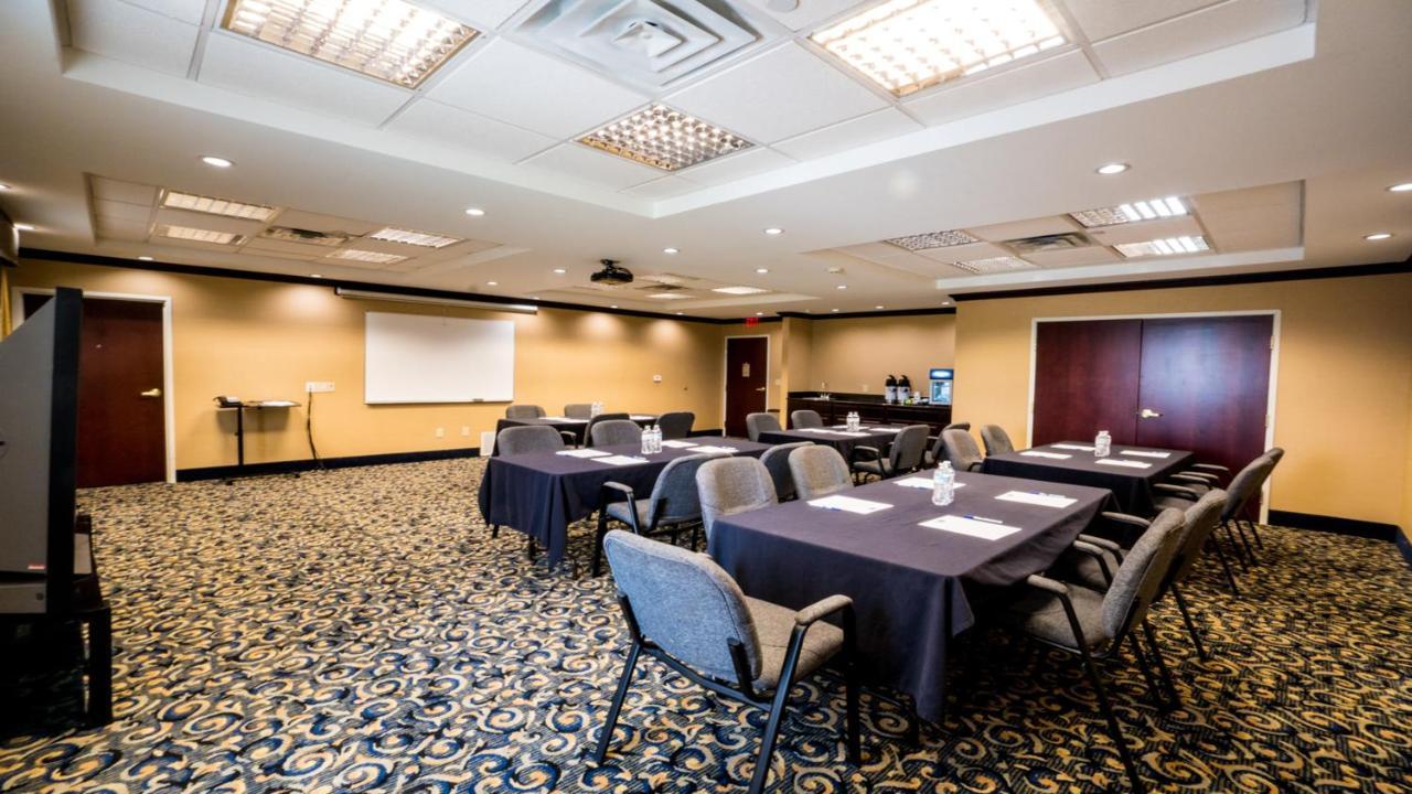 Holiday Inn Express Hotel & Suites Pampa By Ihg Buitenkant foto