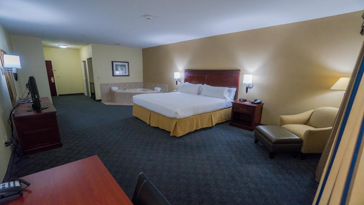 Holiday Inn Express Hotel & Suites Pampa By Ihg Buitenkant foto