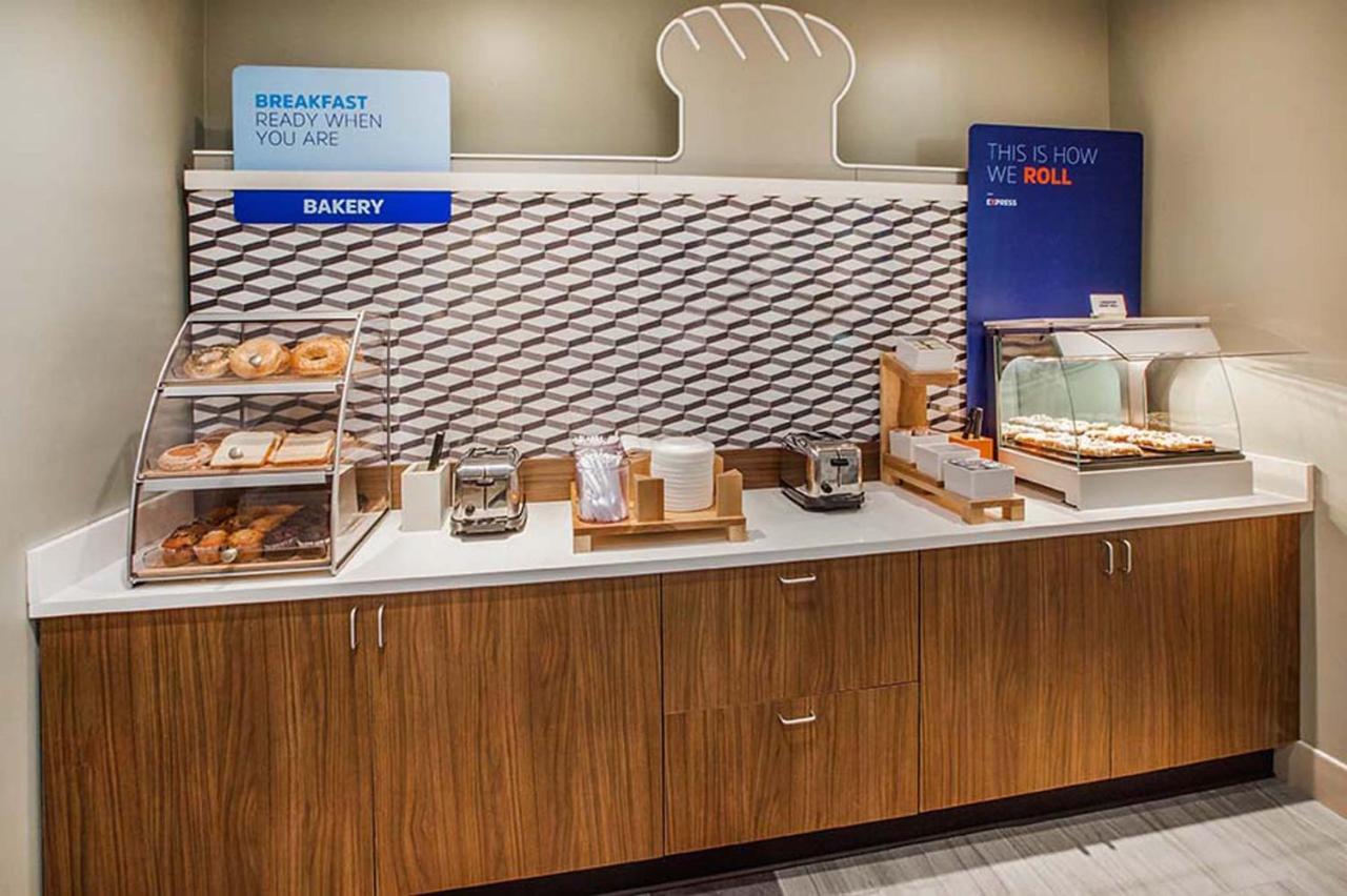 Holiday Inn Express Hotel & Suites Pampa By Ihg Buitenkant foto