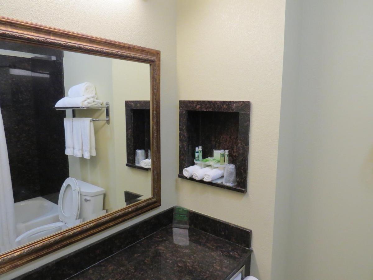 Holiday Inn Express Hotel & Suites Pampa By Ihg Buitenkant foto